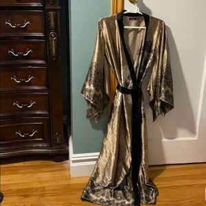 Boohoo Paisley Satin Maxi Kimono Night Robe